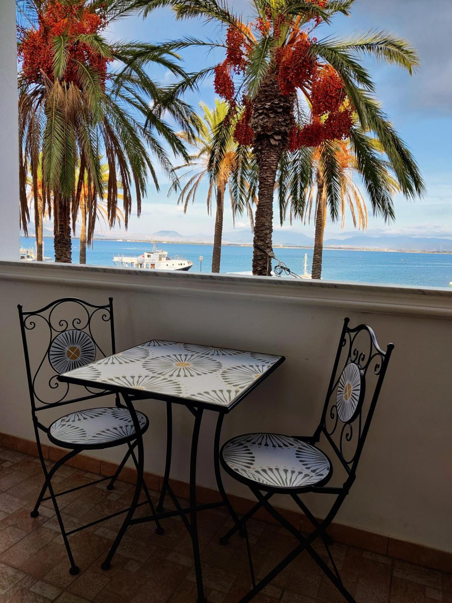 Casa Graziella Appartement SantʼAntìoco Buitenkant foto