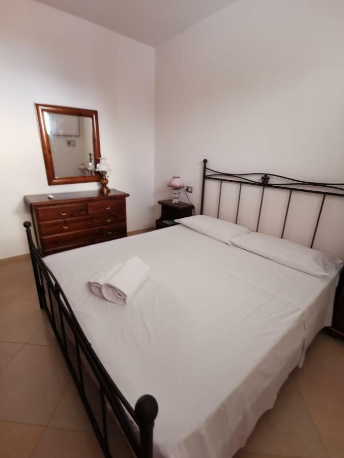 Casa Graziella Appartement SantʼAntìoco Buitenkant foto